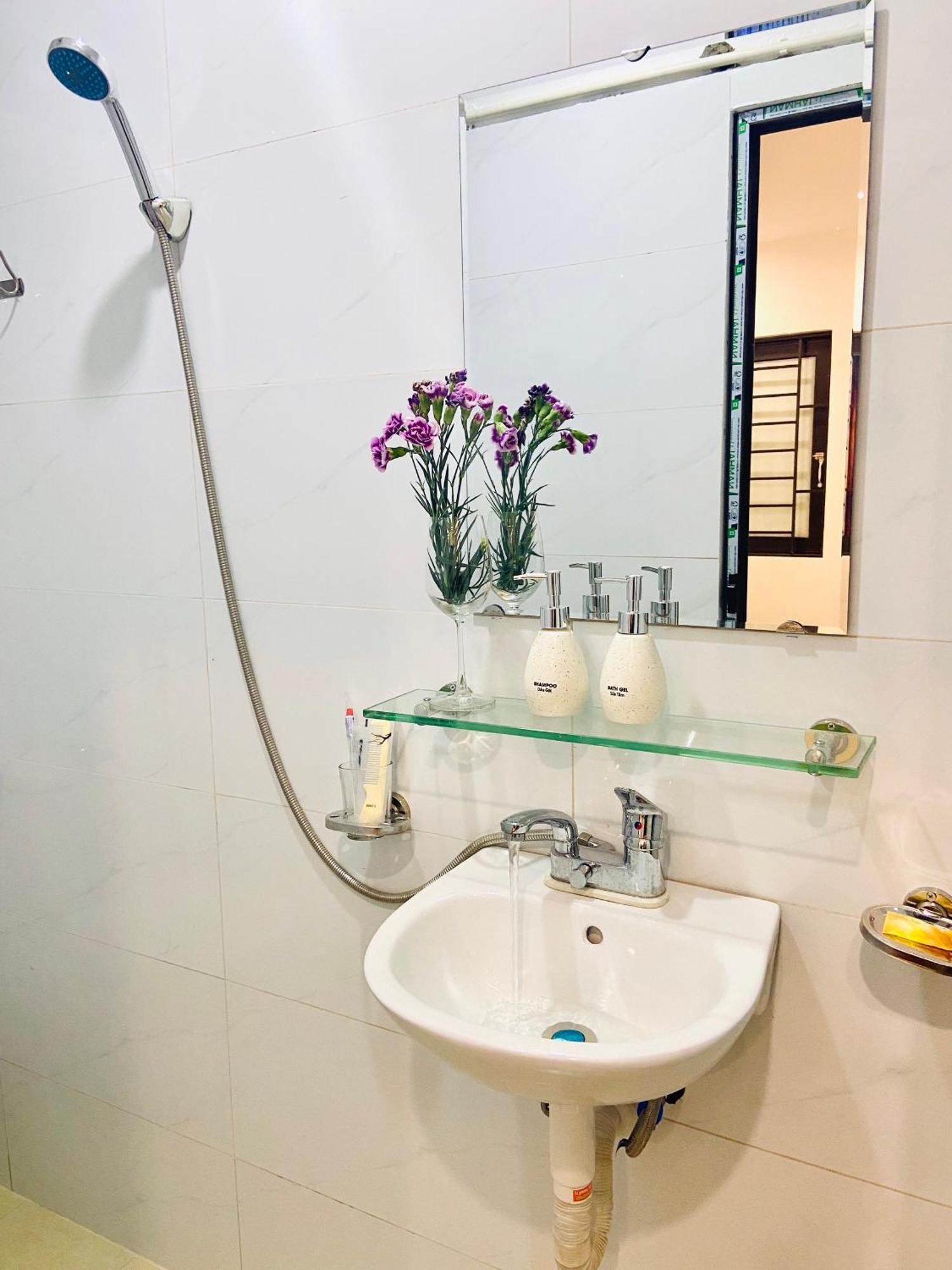 Hanoi Cozy Homestay Long Bien Exterior photo